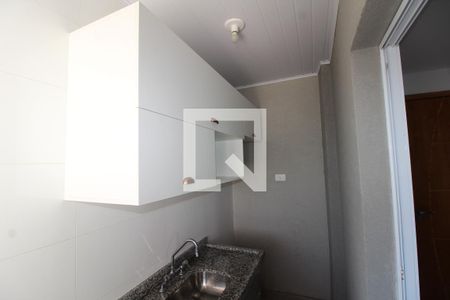 Cozinha de apartamento para alugar com 1 quarto, 43m² em Jardim Piqueroby, São Paulo