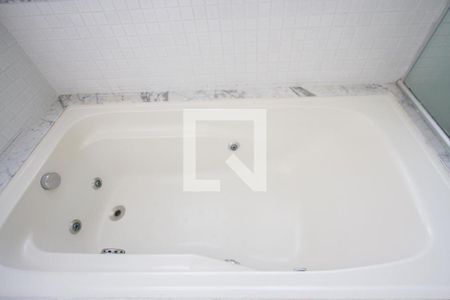 Casa de condomínio à venda com 290m², 4 quartos e 3 vagasBanheira