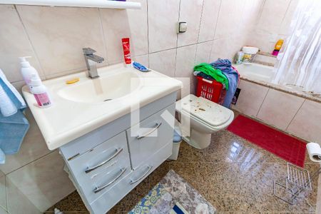 Casa à venda com 200m², 3 quartos e 2 vagas Casa à venda com 200m², 3 quartos e 2 vagasBanheiro 1