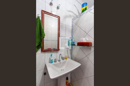 Casa à venda com 200m², 3 quartos e 2 vagas Casa à venda com 200m², 3 quartos e 2 vagasBanheiro 2