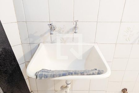 Casa à venda com 88m², 4 quartos e 2 vagas Casa à venda com 88m², 4 quartos e 2 vagasÁrea de serviço