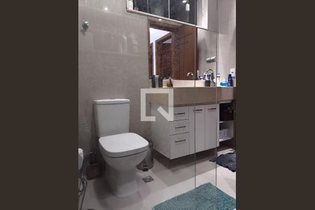 Apartamento à venda com 70m², 3 quartos e 1 vaga Apartamento à venda com 70m², 3 quartos e 1 vagaBanheiro