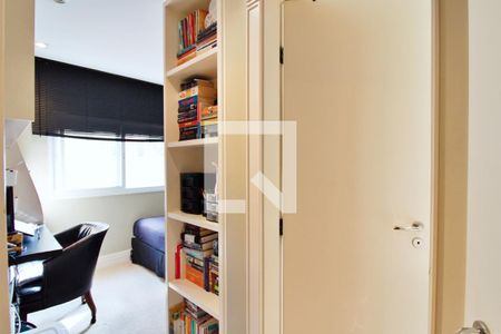 Apartamento à venda com 201m², 3 quartos e 3 vagas Apartamento à venda com 201m², 3 quartos e 3 vagasSuíte 2