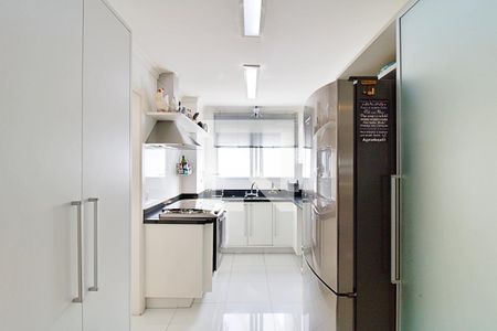 Apartamento à venda com 201m², 3 quartos e 3 vagas Apartamento à venda com 201m², 3 quartos e 3 vagasCozinha