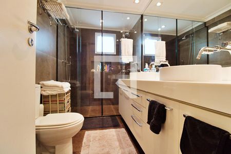 Apartamento à venda com 201m², 3 quartos e 3 vagas Apartamento à venda com 201m², 3 quartos e 3 vagasBanheiro da Suíte 1