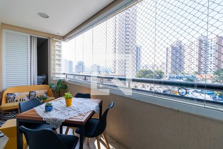 Apartamento à venda com 94m², 3 quartos e 2 vagasVaranda da Suíte e das Salas