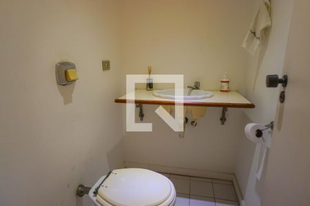 Apartamento à venda com 227m², 4 quartos e 2 vagas Apartamento à venda com 227m², 4 quartos e 2 vagasLavabo