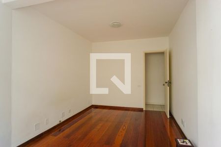 Apartamento à venda com 227m², 4 quartos e 2 vagas Apartamento à venda com 227m², 4 quartos e 2 vagasQuarto 1