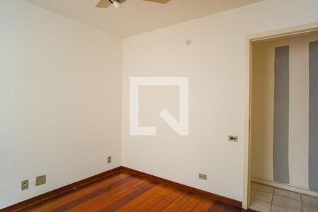 Apartamento à venda com 227m², 4 quartos e 2 vagas Apartamento à venda com 227m², 4 quartos e 2 vagasQuarto 3