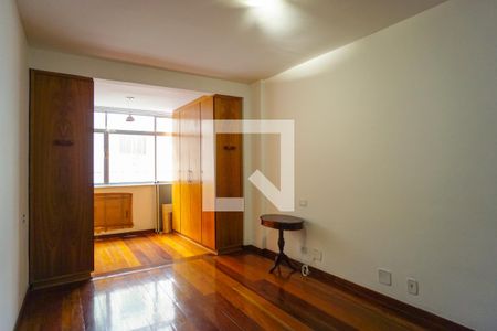Apartamento à venda com 227m², 4 quartos e 2 vagas Apartamento à venda com 227m², 4 quartos e 2 vagasSuíte