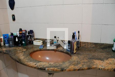 Casa à venda com 182m², 3 quartos e 2 vagas Casa à venda com 182m², 3 quartos e 2 vagasBanheiro Social