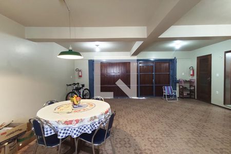 Casa à venda com 280m², 4 quartos e 2 vagas Casa à venda com 280m², 4 quartos e 2 vagasCozinha