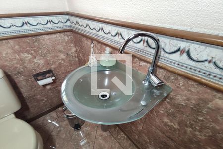 Casa à venda com 280m², 4 quartos e 2 vagas Casa à venda com 280m², 4 quartos e 2 vagasLavabo