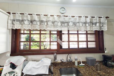 Casa à venda com 280m², 4 quartos e 2 vagas Casa à venda com 280m², 4 quartos e 2 vagasCozinha