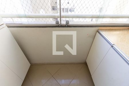 Sacada de apartamento à venda com 3 quartos, 63m² em Vila Butantã, São Paulo