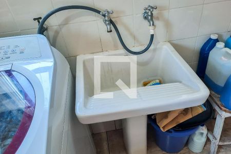 Casa à venda com 215m², 4 quartos e 3 vagas Casa à venda com 215m², 4 quartos e 3 vagasÁrea de Serviço