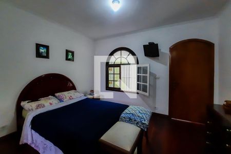 Casa à venda com 215m², 4 quartos e 3 vagas Casa à venda com 215m², 4 quartos e 3 vagasSuíte