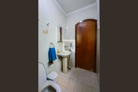 Casa à venda com 215m², 4 quartos e 3 vagas Casa à venda com 215m², 4 quartos e 3 vagasBanheiro Social