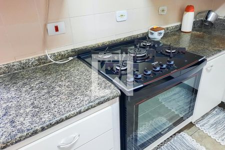 Casa à venda com 215m², 4 quartos e 3 vagas Casa à venda com 215m², 4 quartos e 3 vagasCozinha