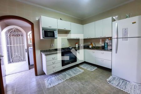 Casa à venda com 215m², 4 quartos e 3 vagas Casa à venda com 215m², 4 quartos e 3 vagasCozinha