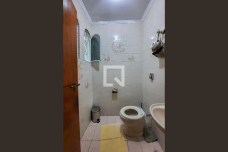 Casa à venda com 215m², 4 quartos e 3 vagas Casa à venda com 215m², 4 quartos e 3 vagasLavabo