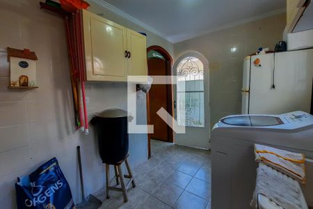 Casa à venda com 215m², 4 quartos e 3 vagas Casa à venda com 215m², 4 quartos e 3 vagasÁrea de Serviço