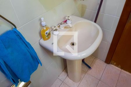 Casa à venda com 215m², 4 quartos e 3 vagas Casa à venda com 215m², 4 quartos e 3 vagasBanheiro Social