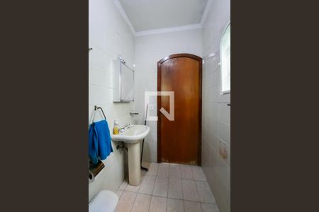 Casa à venda com 215m², 4 quartos e 3 vagas Casa à venda com 215m², 4 quartos e 3 vagasBanheiro Social