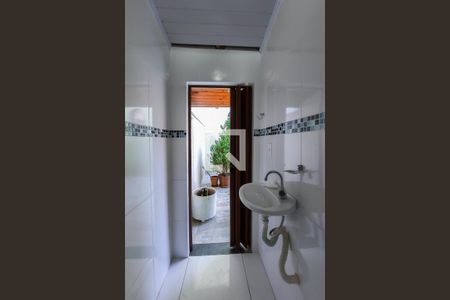 Casa à venda com 215m², 4 quartos e 3 vagas Casa à venda com 215m², 4 quartos e 3 vagasBanheiro de Serviço