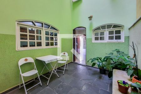 Casa à venda com 215m², 4 quartos e 3 vagas Casa à venda com 215m², 4 quartos e 3 vagasÁrea