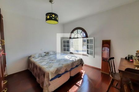 Casa à venda com 215m², 4 quartos e 3 vagas Casa à venda com 215m², 4 quartos e 3 vagasQuarto 2