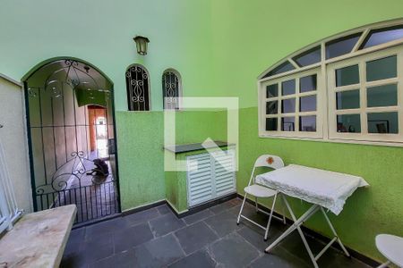 Casa à venda com 215m², 4 quartos e 3 vagas Casa à venda com 215m², 4 quartos e 3 vagasÁrea