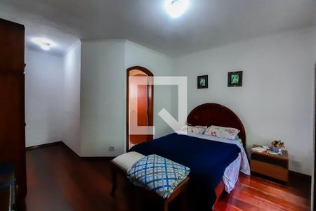 Casa à venda com 215m², 4 quartos e 3 vagas Casa à venda com 215m², 4 quartos e 3 vagasSuíte