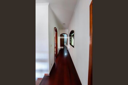 Casa à venda com 215m², 4 quartos e 3 vagas Casa à venda com 215m², 4 quartos e 3 vagasCorredor