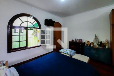 Casa à venda com 215m², 4 quartos e 3 vagas Casa à venda com 215m², 4 quartos e 3 vagasSuíte