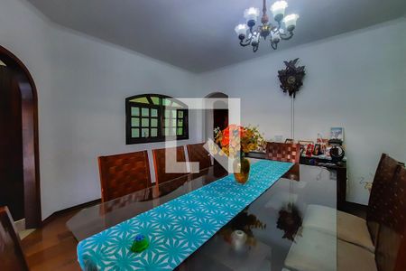 Casa à venda com 215m², 4 quartos e 3 vagas Casa à venda com 215m², 4 quartos e 3 vagasSala de Jantar