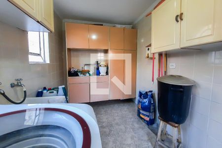 Casa à venda com 215m², 4 quartos e 3 vagas Casa à venda com 215m², 4 quartos e 3 vagasÁrea de Serviço