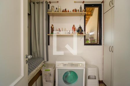 Apartamento à venda com 190m², 3 quartos e 4 vagas Apartamento à venda com 190m², 3 quartos e 4 vagasQuarto de Serviço