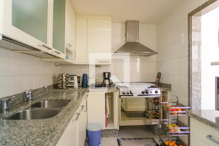 Apartamento à venda com 190m², 3 quartos e 4 vagas Apartamento à venda com 190m², 3 quartos e 4 vagasCozinha