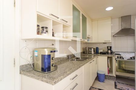 Apartamento à venda com 190m², 3 quartos e 4 vagas Apartamento à venda com 190m², 3 quartos e 4 vagasCozinha