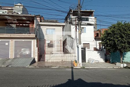 Casa à venda com 80m², 1 quarto e sem vaga Casa à venda com 80m², 1 quarto e sem vagaFachada