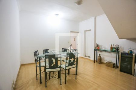 Casa à venda com 260m², 3 quartos e 2 vagas Casa à venda com 260m², 3 quartos e 2 vagasSala de Jantar