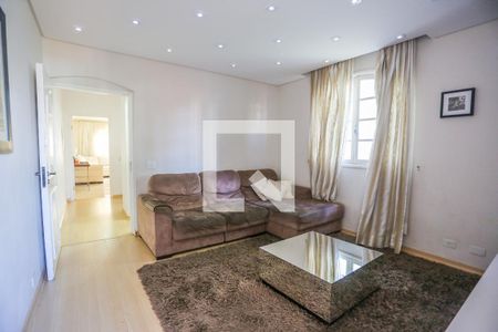 Casa à venda com 260m², 3 quartos e 2 vagas Casa à venda com 260m², 3 quartos e 2 vagasSala de TV