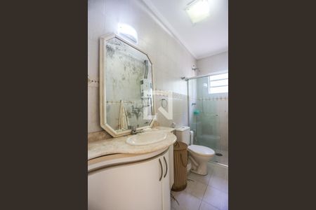 Casa à venda com 260m², 3 quartos e 2 vagas Casa à venda com 260m², 3 quartos e 2 vagasBanheiro