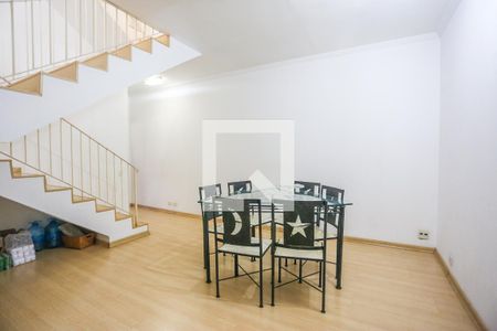 Casa à venda com 260m², 3 quartos e 2 vagas Casa à venda com 260m², 3 quartos e 2 vagasSala de Jantar