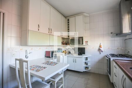 Casa à venda com 260m², 3 quartos e 2 vagas Casa à venda com 260m², 3 quartos e 2 vagasCozinha