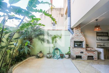 Casa à venda com 260m², 3 quartos e 2 vagas Casa à venda com 260m², 3 quartos e 2 vagasQuintal com Churrasqueira