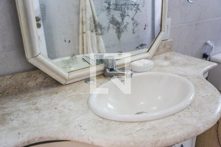 Casa à venda com 260m², 3 quartos e 2 vagas Casa à venda com 260m², 3 quartos e 2 vagasBanheiro