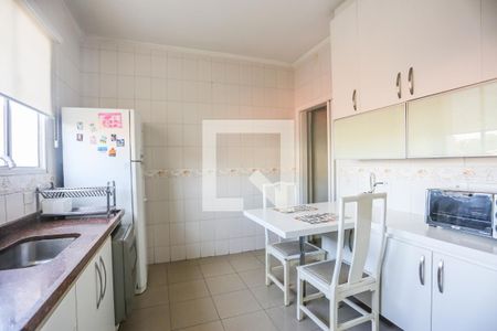 Casa à venda com 260m², 3 quartos e 2 vagas Casa à venda com 260m², 3 quartos e 2 vagasCozinha