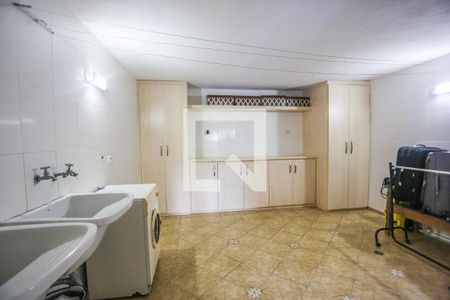 Casa à venda com 260m², 3 quartos e 2 vagas Casa à venda com 260m², 3 quartos e 2 vagasArea de Serviço